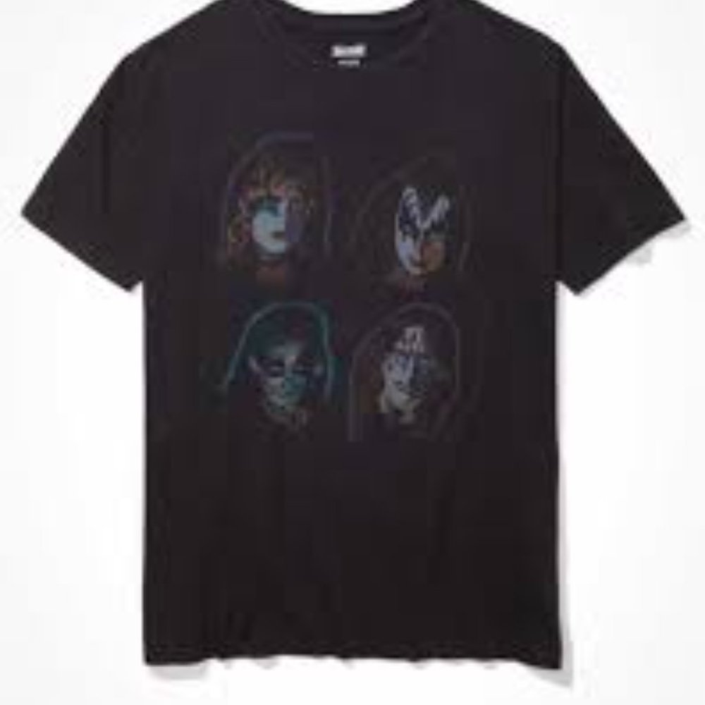 AEO Tailgate Women’s Kiss Graphic T-Shirt (S)